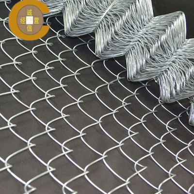 Verde PVC revestido Chain Link Fence Anti-ferrugem Soldado de aço ferro malha de fio