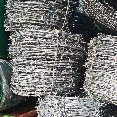 Galvanização de uma bobina de arame farpado